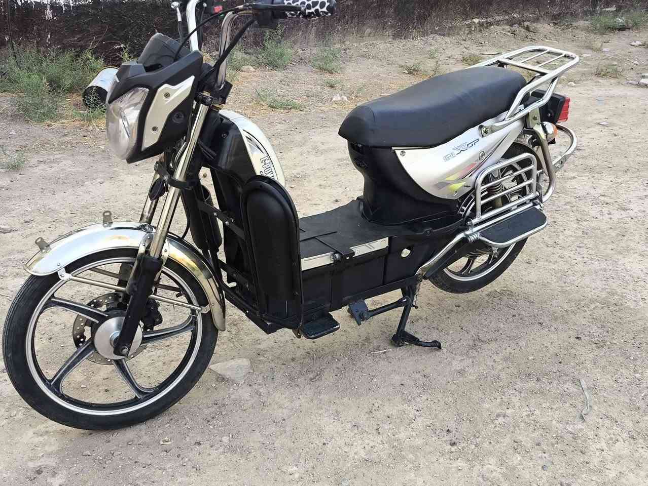 بايسكل شحن اقل بطاريه 9 ونص 
نظيف مكان رمادي
للاستفسار ***********
