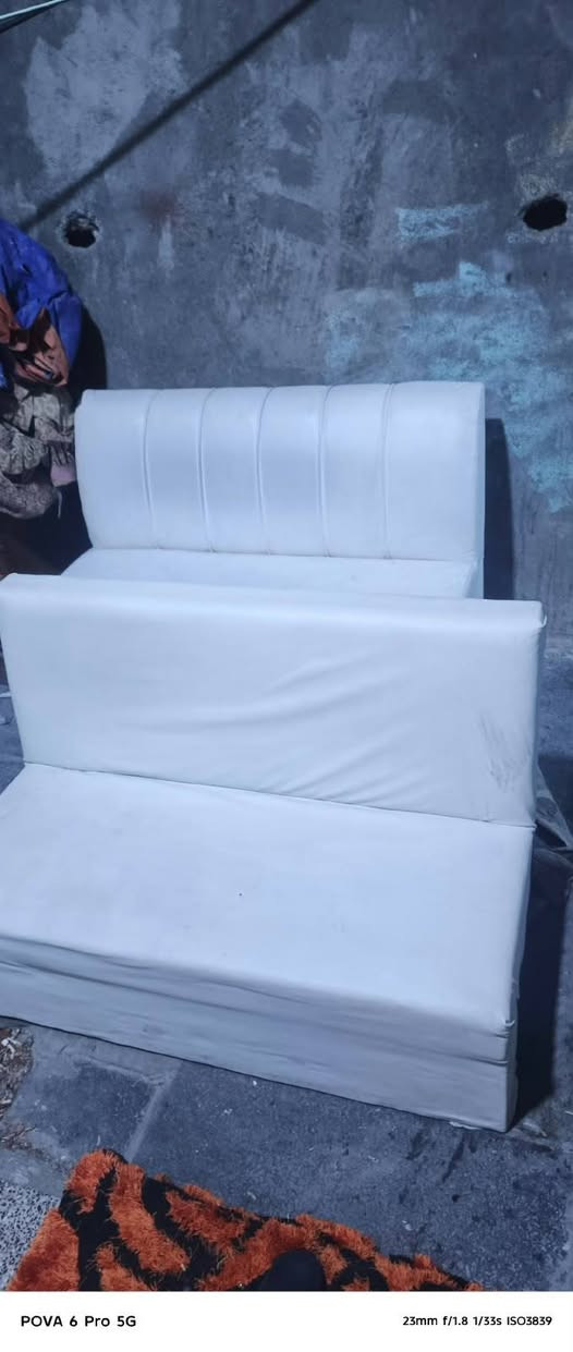 سلام عليكم اخوان غراض محل حلاقه كامله كلمن وسعره أسعار مناسبة مكاني بصره القبله الشراي يراسلني  ***********

نص مكتوب في الصور:
- POVA 6 Pro 5G 47mm f/1.8 1/33s ISO4650