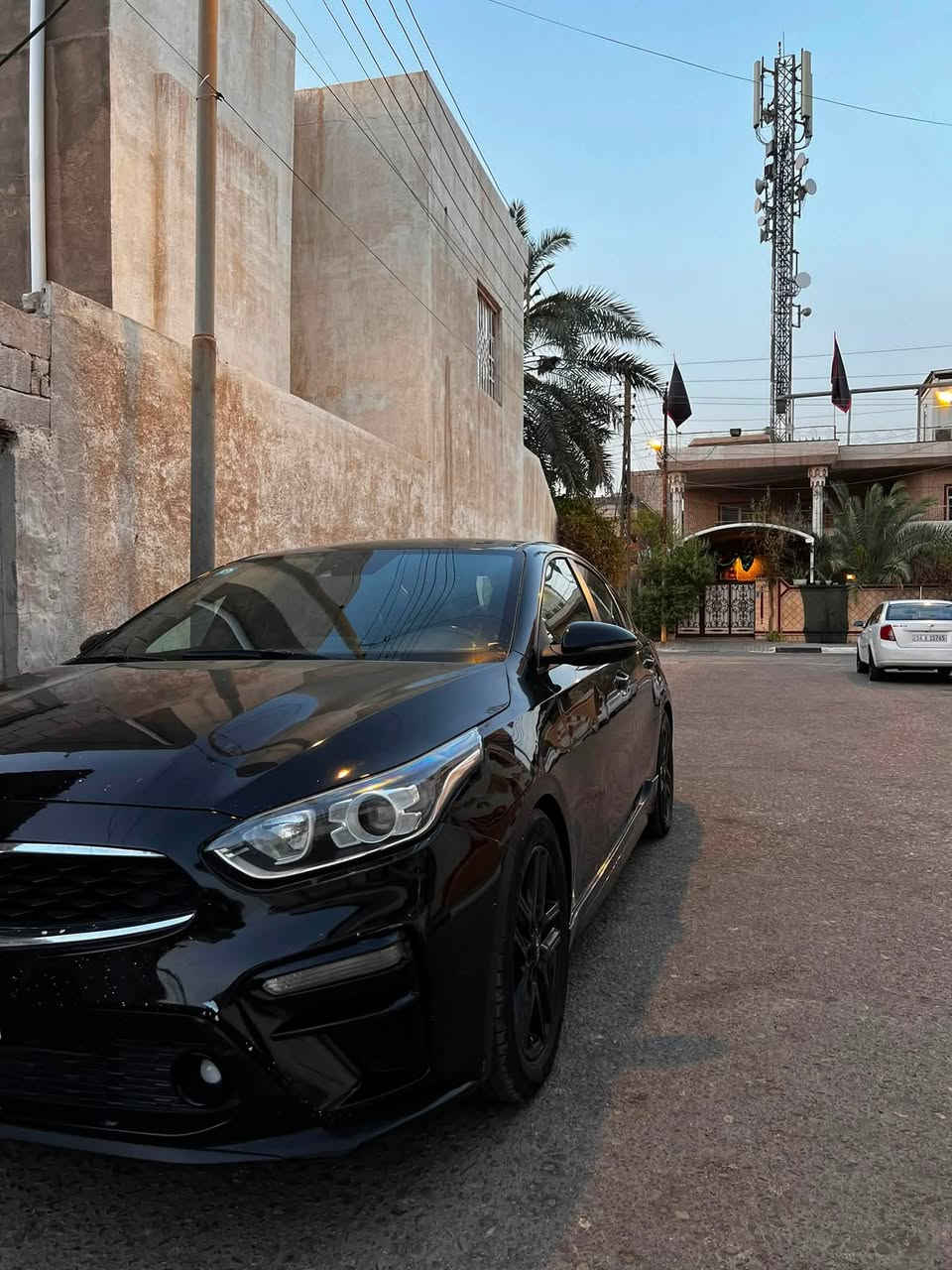 سلام عليكم فورتي للبيع موديل 21
سياره فول مواصفات للاخير عدا الفتحه 

مواصفاتها حلوه gt 

ضرر ناشره مكينه الفين دوش

وبيها طخات مامصلحها 

ماشيه 66 الف 

سعر 130وبيها مجال 

رقمي ***********

