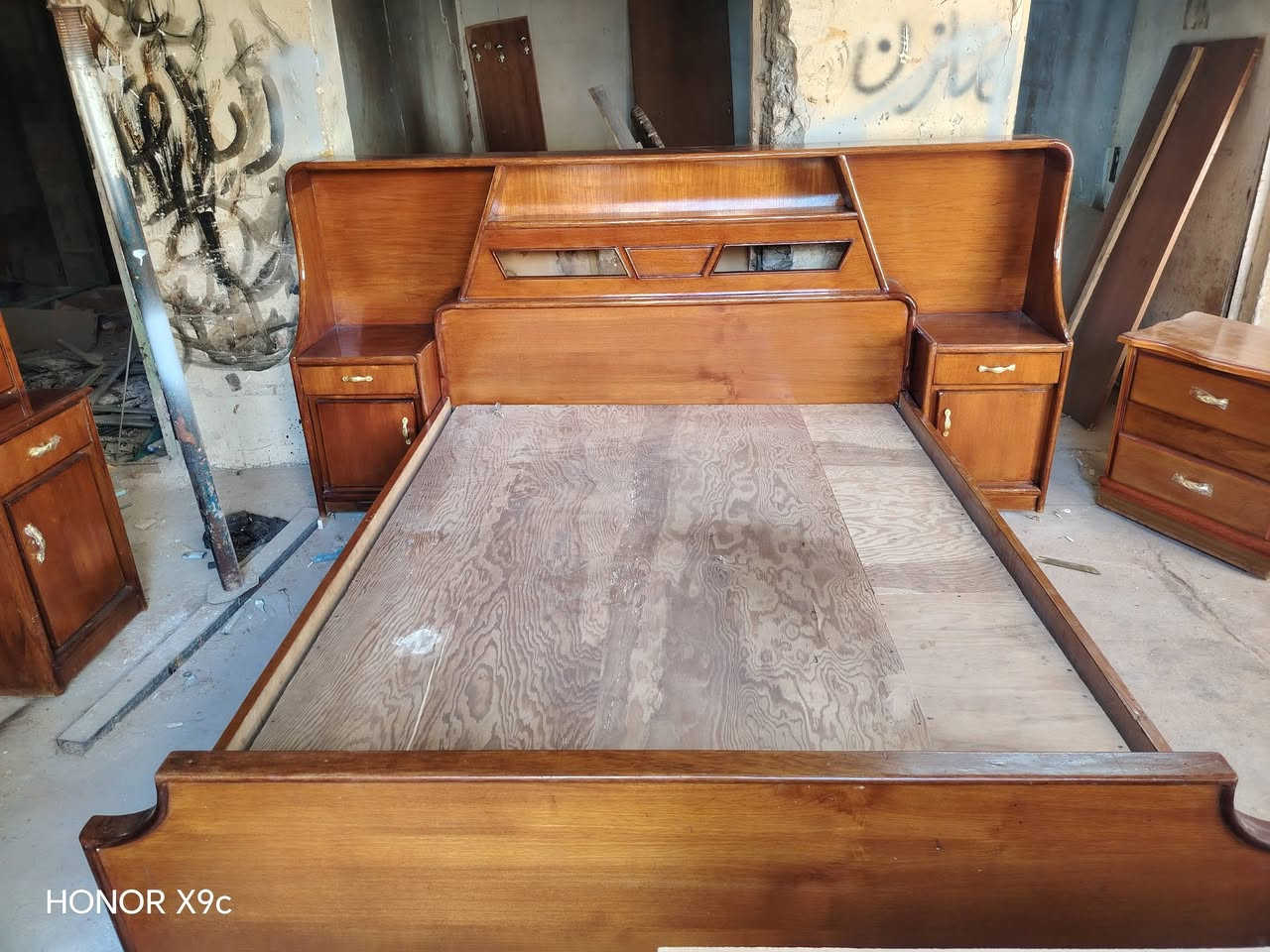 #للبيع 
غرفه حطاطه مكتبه السعر 425
غرفه حطاطه توج السعر 375
سرير طفل حطاطه السعر 50
جربايه نفرين السعر90

العنوان 
الأنبار ا_لرمادي _التأميم القادسيه الثانيه _مقابل مدرسة زين العابدين الأهليه_ مجاور حدادة البركه
اللتواصل 
***********
***********
