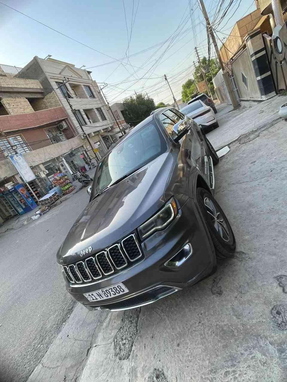 سلام عليكم 
جيب ٢٠١٨ والسياره حادثها جاملغ وبنيد فوول مواصفات وهنا بل عراق بيها مكانات صبغ وجراد ولسياره واحد على واحد مري قلاب و جنطه كهرباء وتشغيل عن بعد ورادرات مكينه ٣٦٠٠ ماشيه ١٣٠ ألف
السعر 145 
رقم ***********
شراي اتصال فقط
