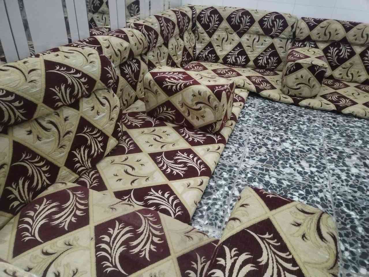 جلسه عربيه ٧ دواشك ١٤ متر سعرها ١٧٠ مكانها نجف حي ميسان مقابيل العسكري *********** بيه وتساب النجف, العراق
