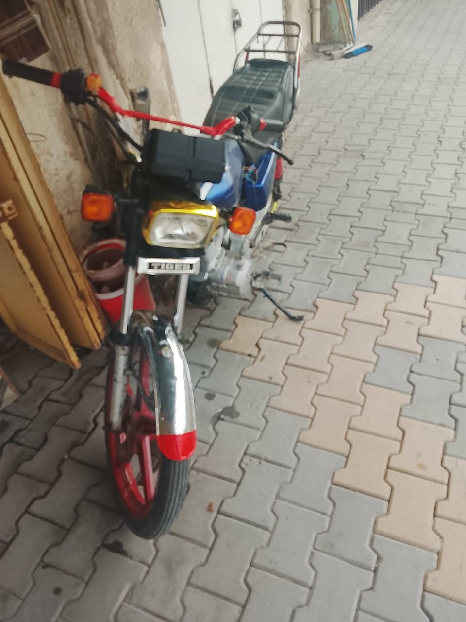 للبيع سافانه موديل 20اوراق بابل محاويل ناحيه الامام***********
