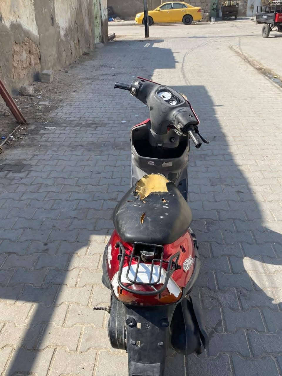 سلام عليكم دراجه بيجي شغاله كهربايات شغاله أبيع كوم حديد ب 150 وبيه مجال

