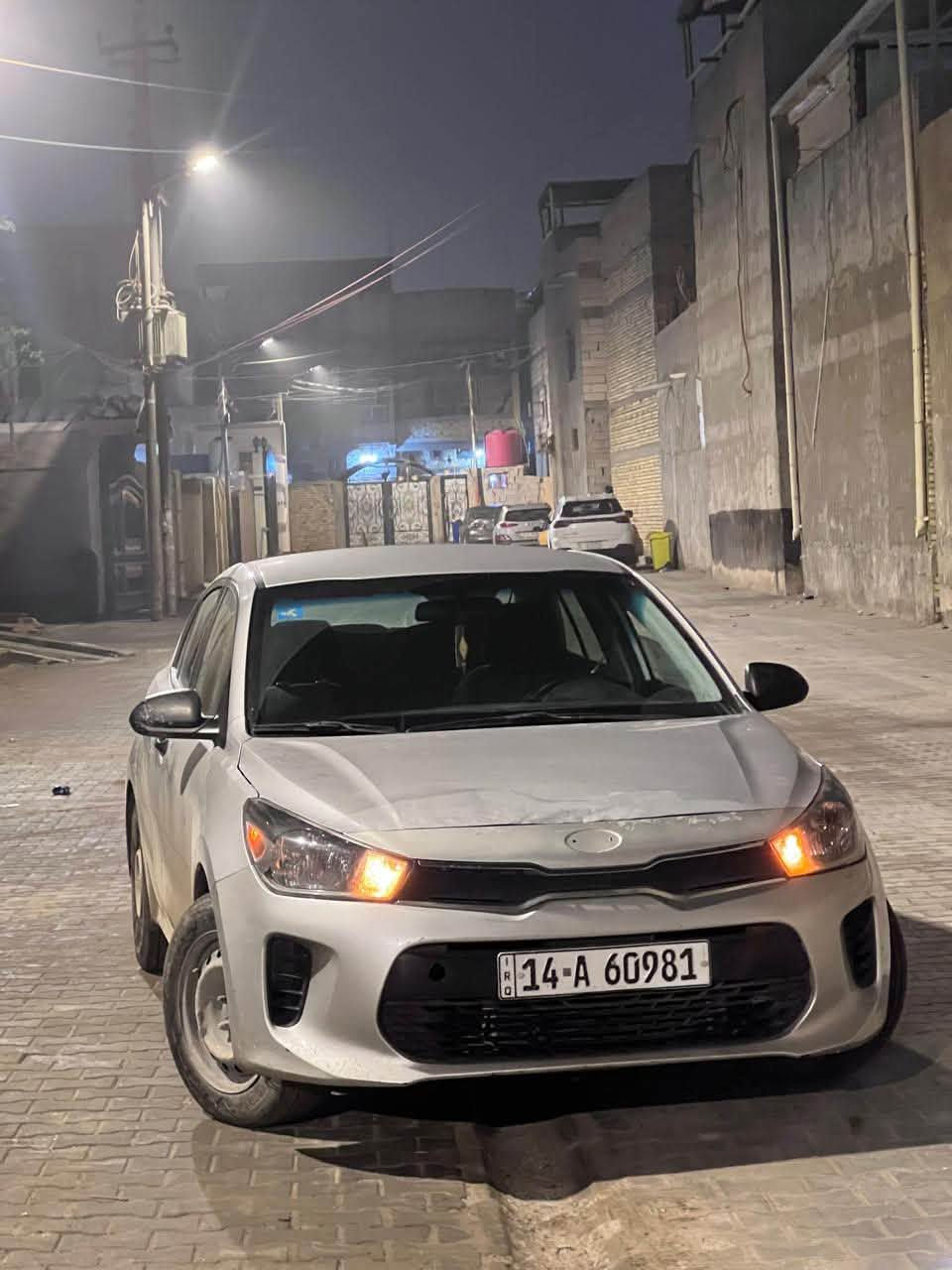 كيا ريو ٢٠١٨ حره باسمي ضربتها فقط بلبنيد سياره سياره نضيفه وحلوه سعرها ٩٠ رقم تلفوني ***********
