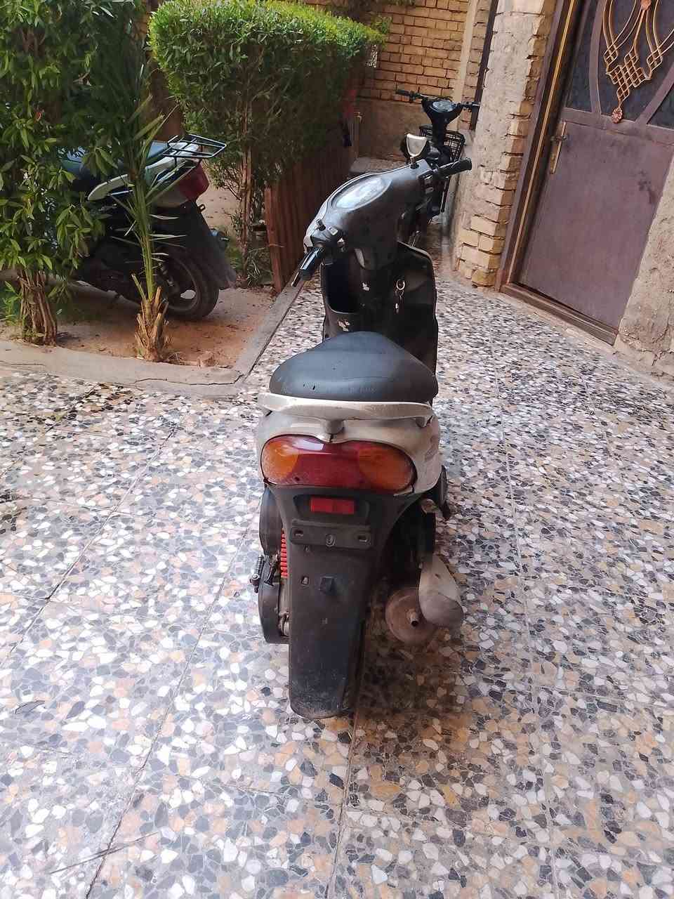 للبيع دراجه دبل امامي واكف
سكلف مرات يشغل مرات لا الدراجه شوفت عينك 
السعر ٢٥٠وبيها مجال ***********
