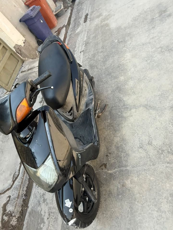 سكنس ياباني 110 بلاديه الدراجه كاملة مابيها نقص مكينه توكف بصفها يلا تسمعها هندر سلف شغال  تايرات جدد كاملة من كلشي السعر 550 وبيها مجال بسيط 
العنوان بعقوبه بهرز 
الاتصال ***********
