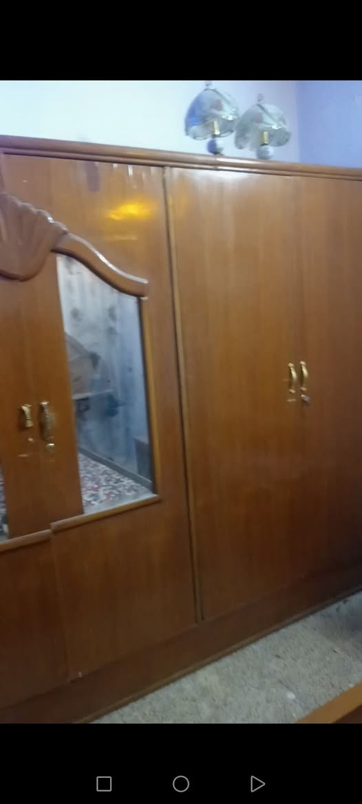 غرفة نوم 7 قطع نضيفه بس كاصين باب من الكنتور  ب175 وبيها مجال
كونفيره ب85 ضخمه
ثلاجه حجم كبير ب150 وبيها مجال
ميز و4 كراسي وطبلات 2 ب50
صوبه نفطيه صالون ب65 وبيها مجال
صوبه حمره ب30
طباخ 4 عيون ب60
زوالي كلش نضاف الوحده على 15 وبيهن زوج جوزيات
جهاز رياضي اوبتكال بي مشكله من الشمس تعبان البلاستك ويه ب30
جهاز رياضه سكس باك ب50
العاب اطفال منوعه ورحله وكرسي وخيمه شلعه ب40
تيبلام 2 قديمات ب10

والاغراض بيهن مجال للشراي
مكاني اعظميه للتواصل ***********
