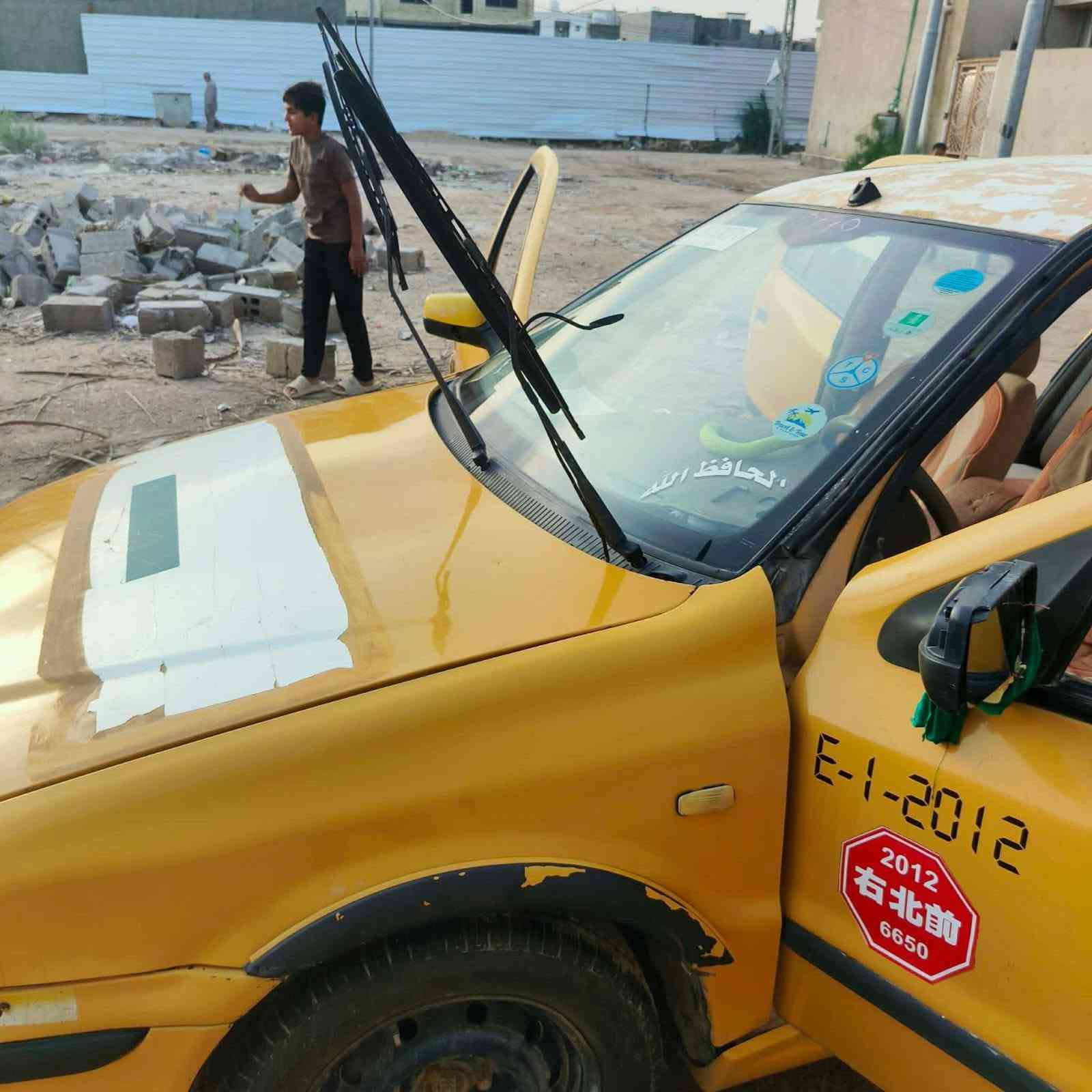 السياره جاهزه من كلشي بس حداديه لايت زنون كشن مال سوناته 16 شاشه  السياره تخبل وعلي مكينه وعلي صارلي 30 من شادها والله وهم اقل من شهر  ***********@
