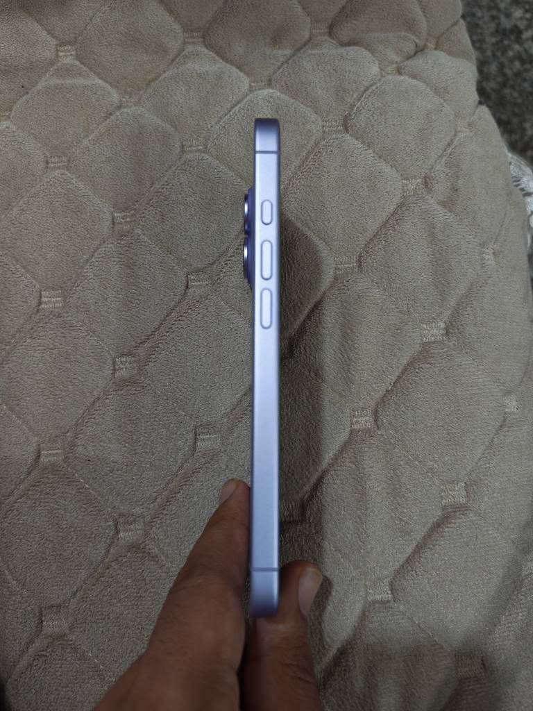 *iPhone 17- 256GB للبيع 

الحالة:*
النظافة: %100
البطارية: %97
عدد الدورات: 250 فقط
غير مفتوح وغير مستبدل بيه أي قطعة نفحص بيدك وتقتنع يلا تاخذه
الملحقات:
بعده تحت الضمان
ماستر - شرق أوسط - نموذج M
الكارتون وملحقاته كاملة وكالة
 للاستفسار *********** عمارة, ميسان
