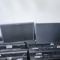 متوفر شاشات للبيع شلع العدد 50 قطعة ابيع عل فحص  Vga پاله  نظافة90%  ل...