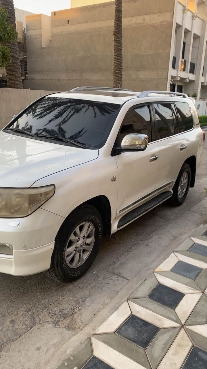 لاندكروزر 2011 ستينية اصل محرك 8 سلندر 4700 ماشيه 203 الف مكفوله من الصبغ رقم بغداد باسمي تحويل نفس اليوم سونار مرفق مكاني بغداد

 ***********
