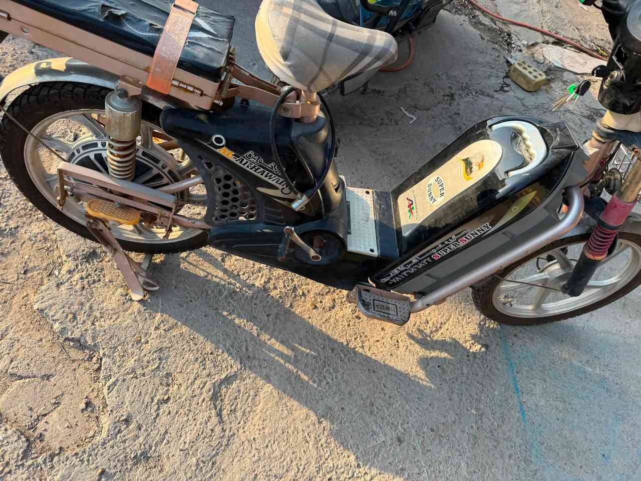 للبيع 325 الف وبيه مجال بطارياته  جدد ما بيه عيب الاخوين الاصلي
***********
