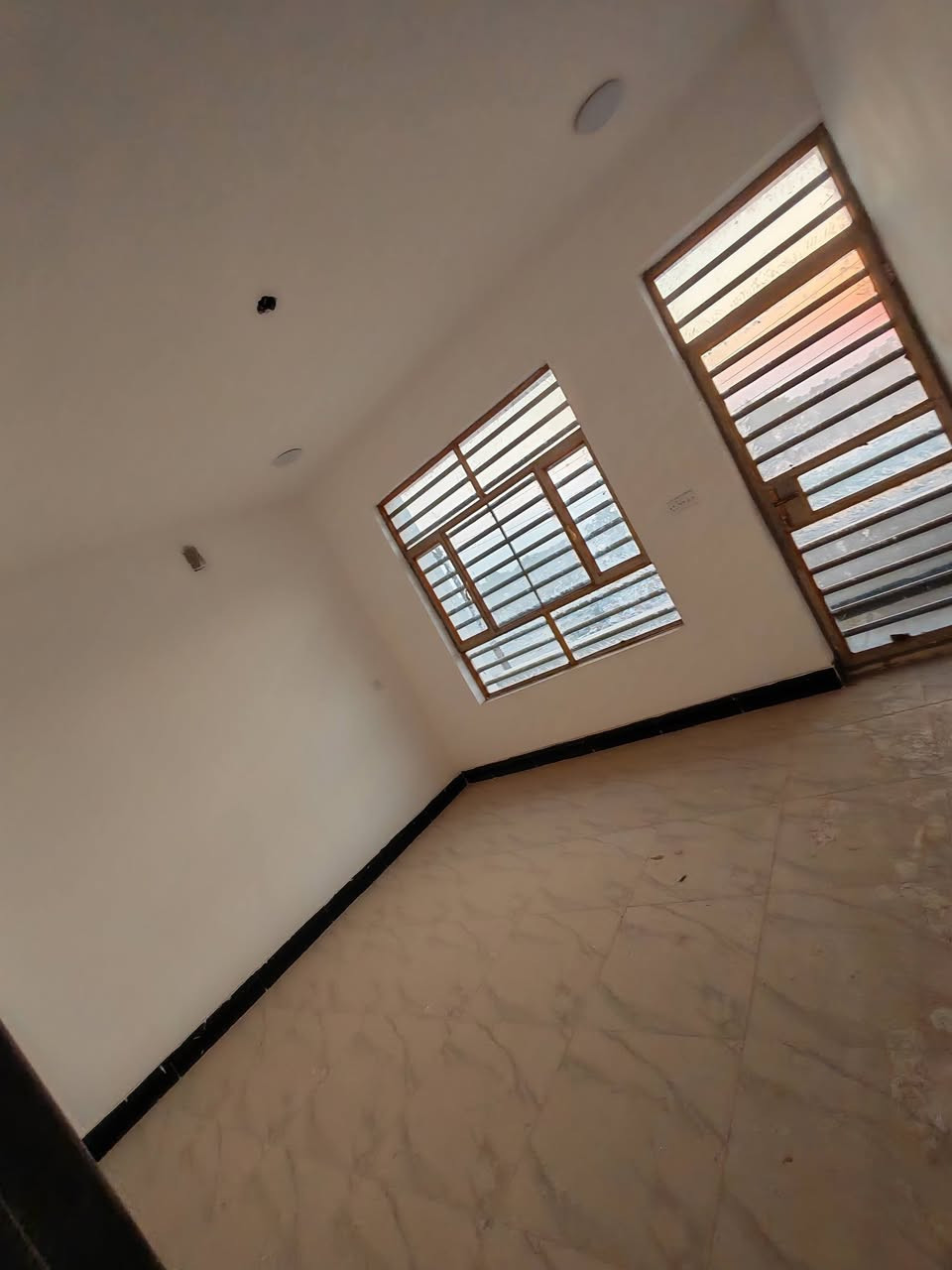 الدوره الكفائات المخابرات • ٧٥م • ٣غرف