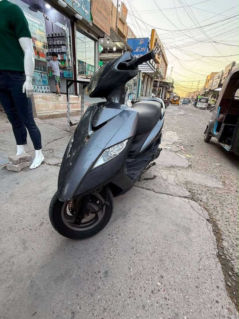 دراجة ماكس ثعلب للبيع نضيفه كلش اخذها لاي فيتر يعجبك شلعه ومعدل كهربائياتها شغاله كلهن سعرها 650 الف وبيها مجال بسيط مكاني الدورة رقمي ***********
