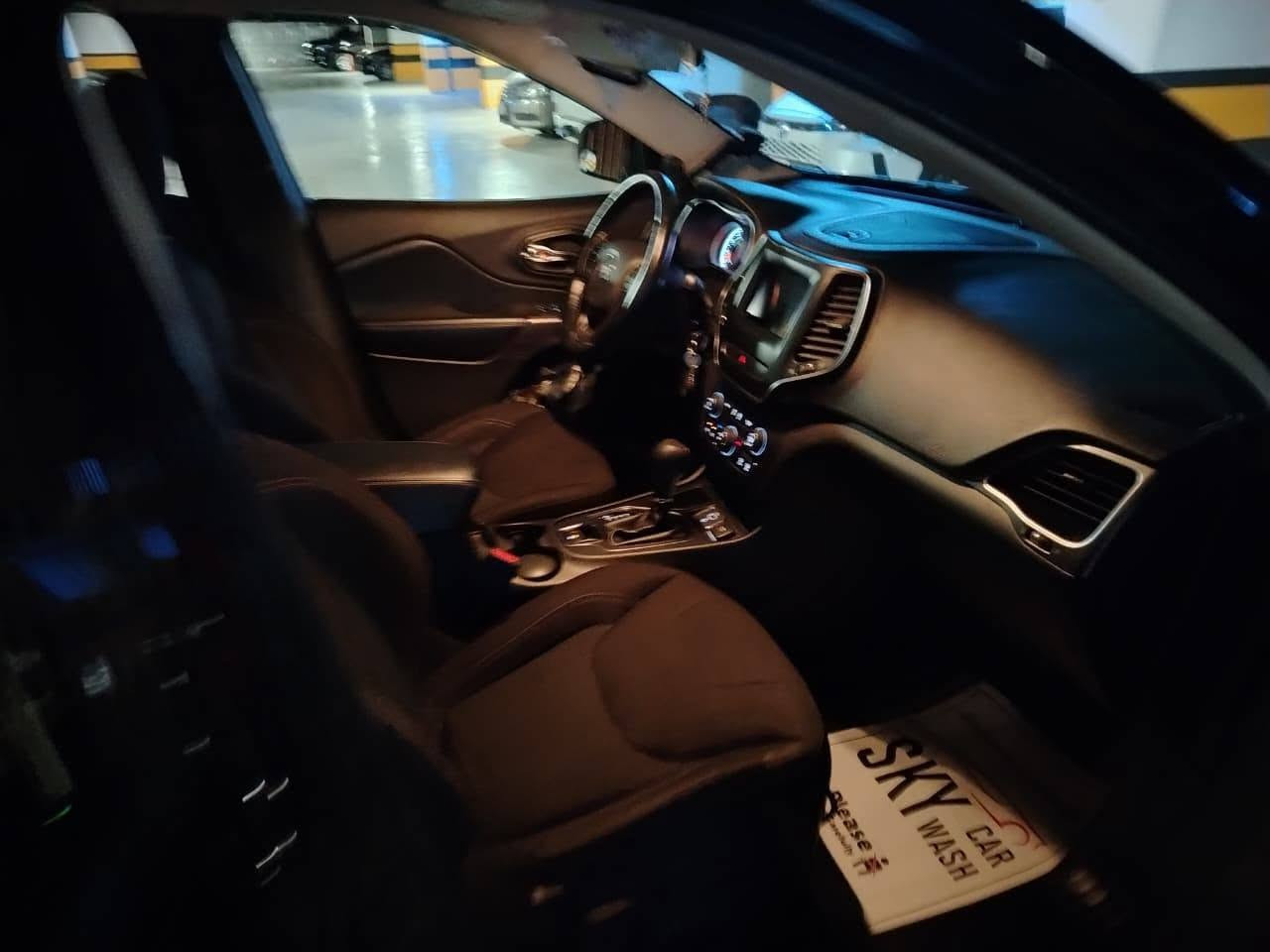 كليننن بدون صبغ كلو بشرط جيب شيروكي 2019
وارد امريكي
عداد 107000 كم
محرك 2.4
4 سلندر دفع امامي
المحرك: بشرط كير بشرط تبريد شرط
السنوية مجددة من جديد
من ٦ شهور تقريبا
موصفاتتثبيت سرعةكاميرا خلفيةاضاءة زينون*تدفئة مقاعد امامية
وتس اب ***********
