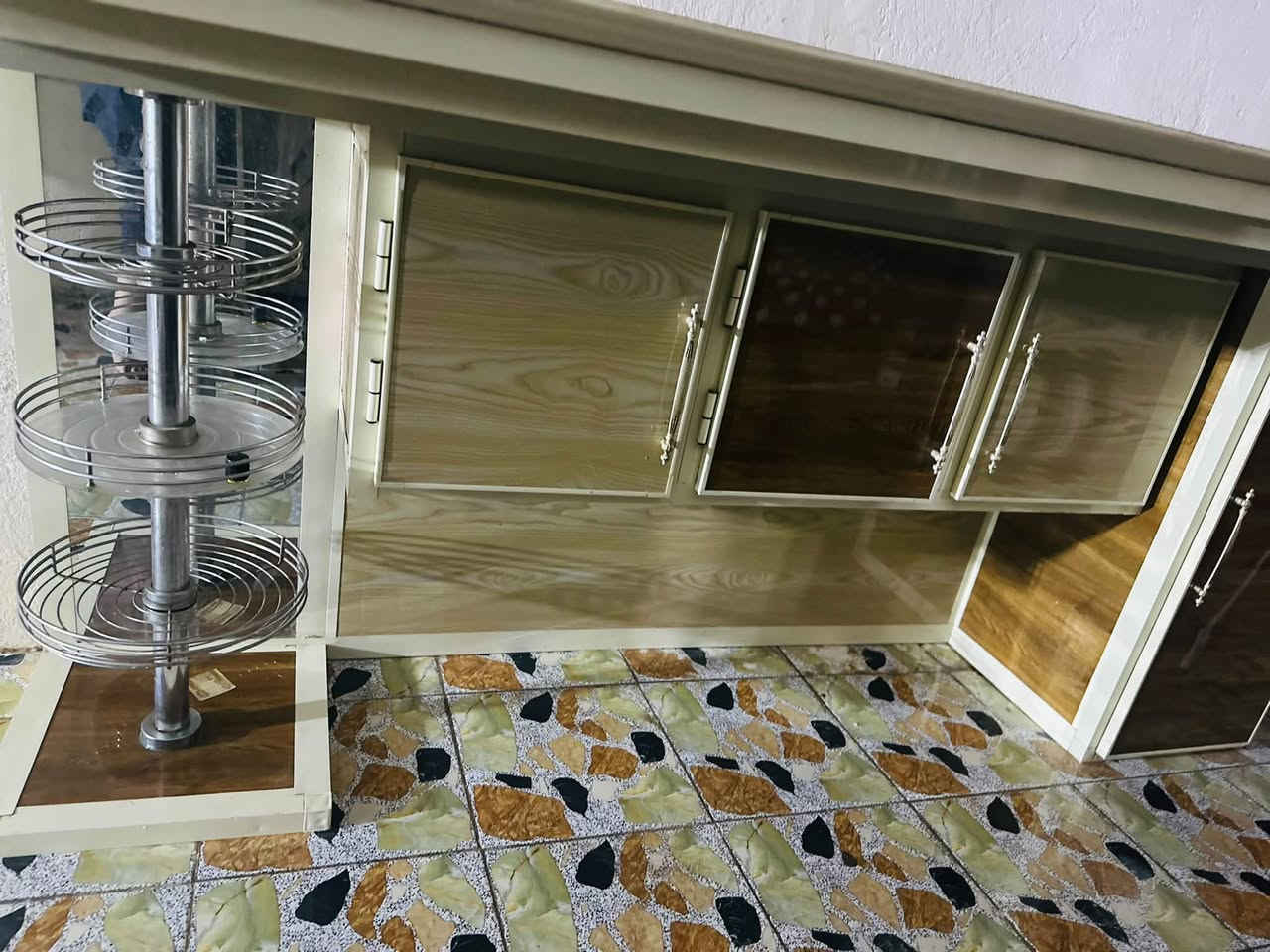 السلام عليكم ملحق كاونتر تعليك للبيع نضيف وحلو مرتب مامستعمل هواي بي اناره من فوك حلوه مرتب للتواصل ماسنجر او على هذا الرقم ***********
