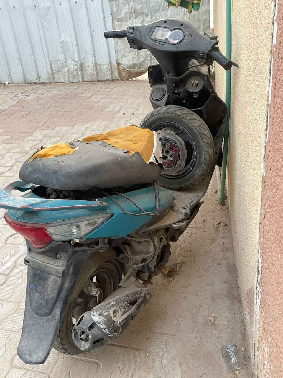 للبيع السعر 125قفل شغالهه نقصهه بس هندر وتاير الامامي امبنجر العنوان عباسيه منطقه الوهابي ***********
