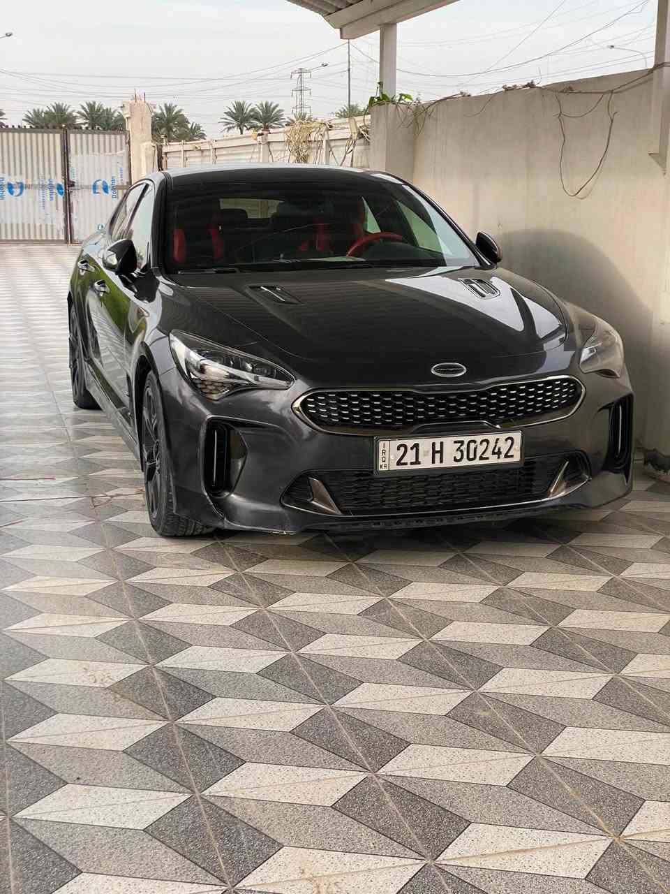 السلام عليكم بيع او مراوس ب النترا ٢٤ او كورلا ٢٤ او كي فايف
كيا ستينكر موديل ٢٠٢٠ 
محرك ٢٠٠٠ تيربو
ضررها خلفي بسيط بدون دواخل 
بيها جاملغات خلفيه صبغ وباب الخلفي رش كلير الباقي كفاله
بجم كبس 
مواصفاتها جي تي يعني فول عدا الفتحه رقمها سليمانية باسمي 
سعرها ١٤٥ ورقة 
ماشيه ٩٧ ميل مكاني بغداد / ابو غريب. ***********
