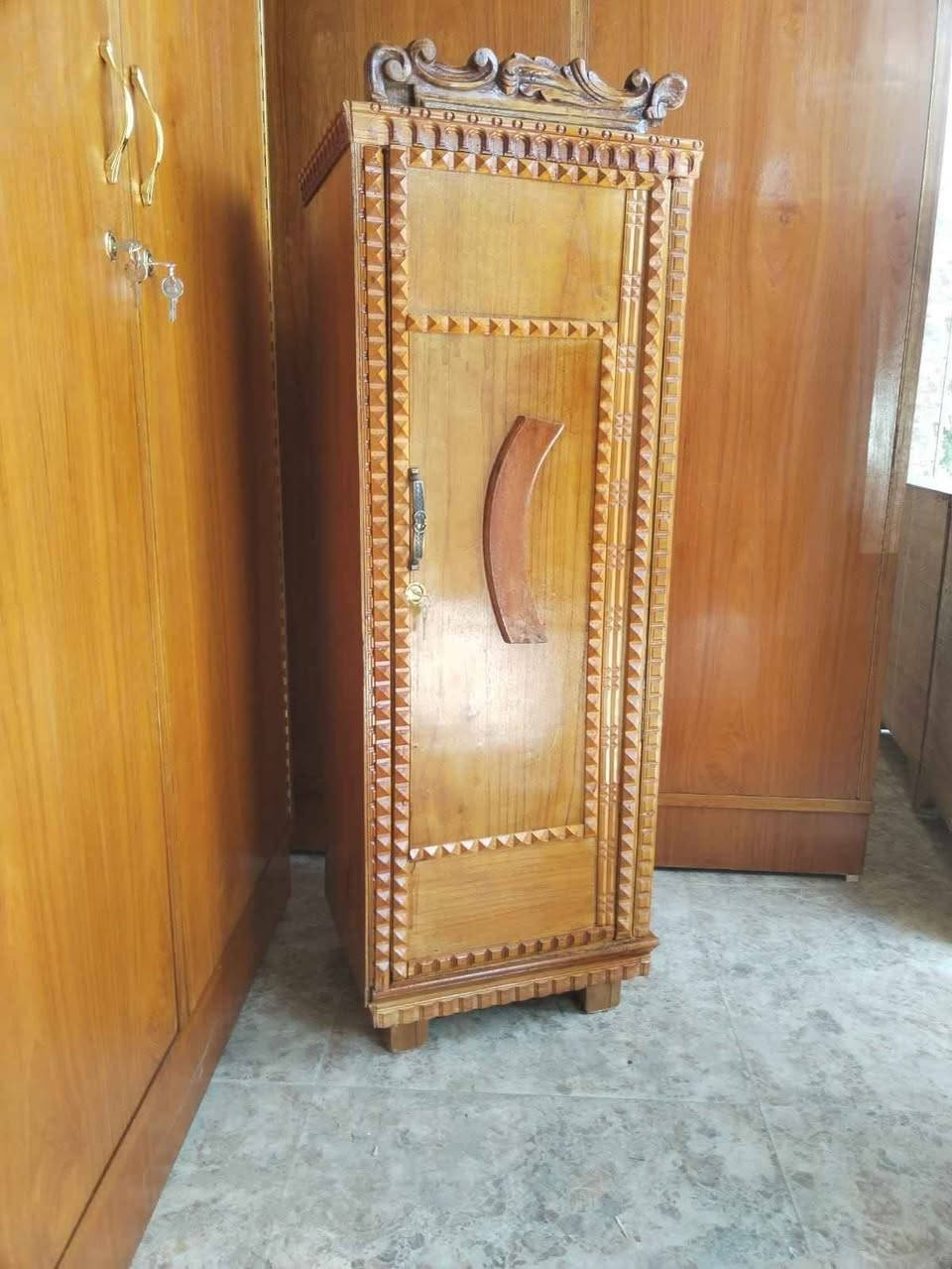 اثاث متنوع يوجد واتس رقم اسيا *********** أو مراسلة الصفحة عنوان موصل مصارف موصل, نينوى
