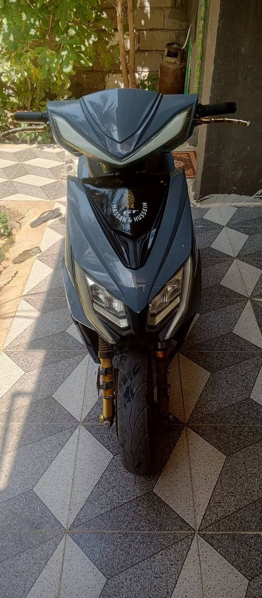 دراجه شحن سكنس 6بطاريات كامله مكمله بس نقصه جاملق وضربه بصفحه عنوان بغداد المحموديه سعر 400وبيه مجال ***********بيه واتساب ***********
