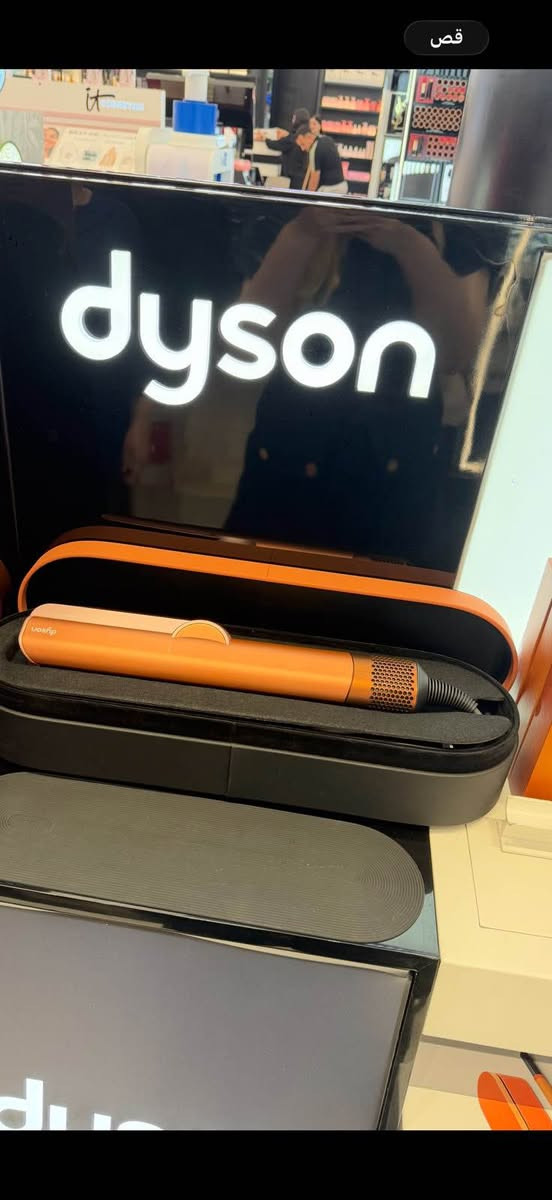 🔥 للبيع | Dyson Airstrait الأصلي – حالة ممتازة 🔥

إذا تريدين ستريت ناعم ومرتب بدون حرارة مباشرة عالية، هذا جهازك 👌✨

💨 Dyson Airstrait الأصلي
يجفف الشعر ويفرده بنفس الوقت باستخدام تقنية الهواء، حتى تحصلين على شعر ستريت ومرتب بوقت قصير مع تقليل تعرض الشعر للحرارة العالية.

✅ أصلي من Dyson
✅ تجفيف + فرد بنفس الوقت
✅ مناسب للاستخدام اليومي
✅ اللون البرتقالي المميز 🧡
✅ نظيف وحالته ممتازة
✅ يأتي بالعلبة والشنطة الأصلية كما موضح بالصور
✅ ضمان سنة من وكالة علي بيوتي شوب + الوكالة الأم في دبي

📍 الموقع: بغداد – حي الجامعة
💰 السعر: 750,000 دينار فقط

📞 للتواصل: ***********

🔥 الجهاز نظيف، أصلي، وضمانه موجود — اللي يعرف قيمة Dyson Airstrait يعرف سعره.
📩 للاستفسار أو المعاينة تواصلوا على الرقم. St Andrew, Surrey

نص مكتوب في الصور:
- مول العراق
- بغداد, Iraq
- قص