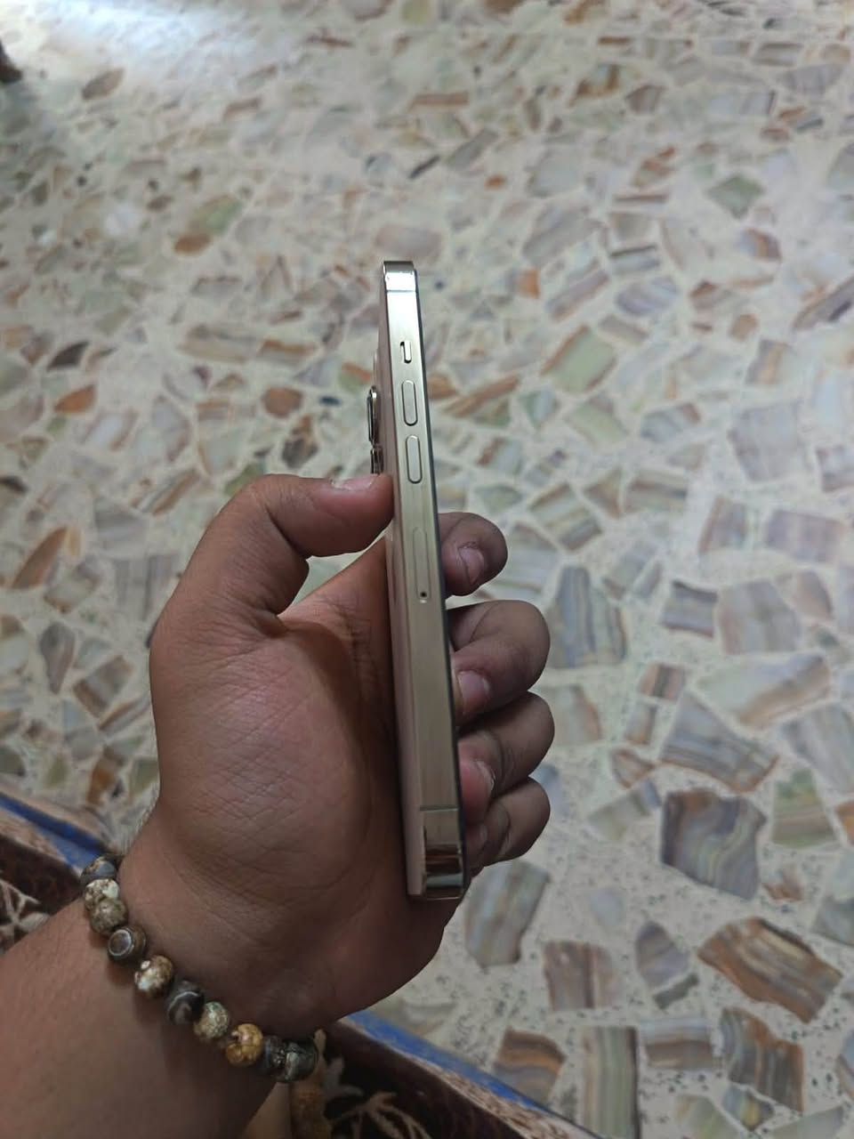 📱🔥 للبيع iPhone 13 Pro 🔥📱

💾 الذاكرة: 256GB
🔋 البطارية: 91% — جانت 93% ونزلت بسبب التحديث ⚙️
✨ اللون: ذهبي مميز جدًا 🟡
📸 الكاميرات: كسر بسيط وصغير بالكلاس مال الكامرة الثالثة، بدون أي تأثير على التصوير نهائيًا ✅
🧼 الشاصي: نضافة 100% 💯
📍 المكان: بغداد – الزعفرانية
💰 السعر: 525 وبي مجال للطيبين 🤝

📞 للتواصل: ***********

⚠️ ملاحظة: ما عجبك السعر؟ اعبر المنشور ولا تعلّق 🙏🙂
