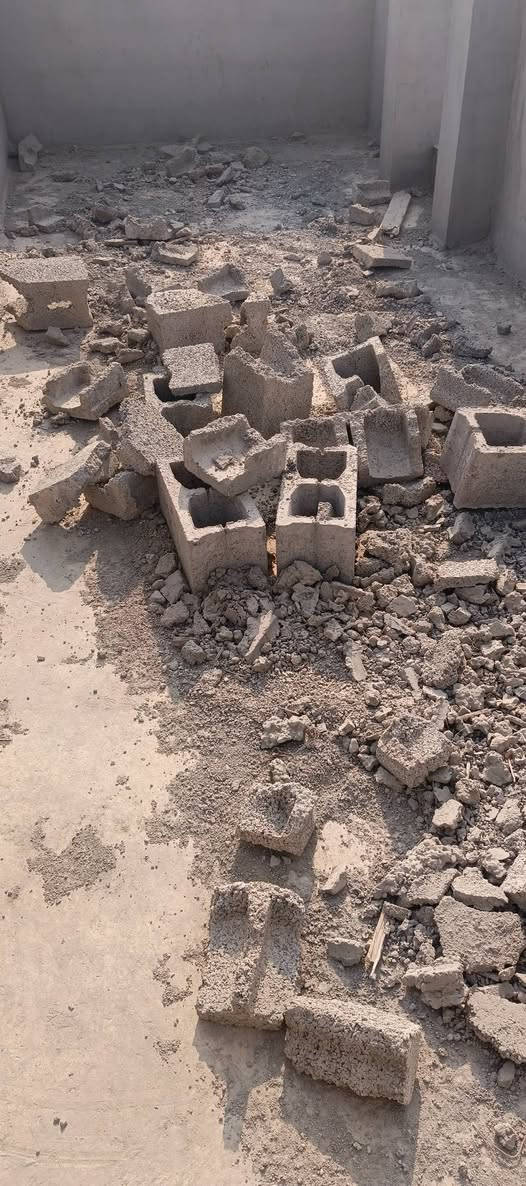 السلام عليكم
@نحن متقبلين على موسم الشتاء
فحافظ على منزلك من الرطوبة والامطار
لدينا كادر مختص لتطبيق الاشتايگر 
بأجود انواع المواد 
وعملية تطبيق الاشتايگر تبدأ بمراحل الآتية...
1-تنظيف السطح بالكامل
2-غسل السطح من الاتربه والاوساخ
3-نعمل بمادة الزفت البارد وبعده نعمل بالزفت الحار وبعده فرش النايلون الزراعي وبعده فرش التراب وبعده تطبيق الاشتايگر وبعده نظيف الماستك.... 
...... 
 ونعمل بقلع الماستك القديم واضافه ماستك جديد 
ونعمل كل مايحتاجه سطحك
.. 
لدينا كادر مختص بالايزوگام وبمواد درجه اولى
لدينا كادر مختص بتنظيف البيوت من الانقاذ وتربعها وحدلها... 
نعمل جميع البيوت والدوائر الحكوميه
الاستفسار والاتصال
***********

وحياكم الله
