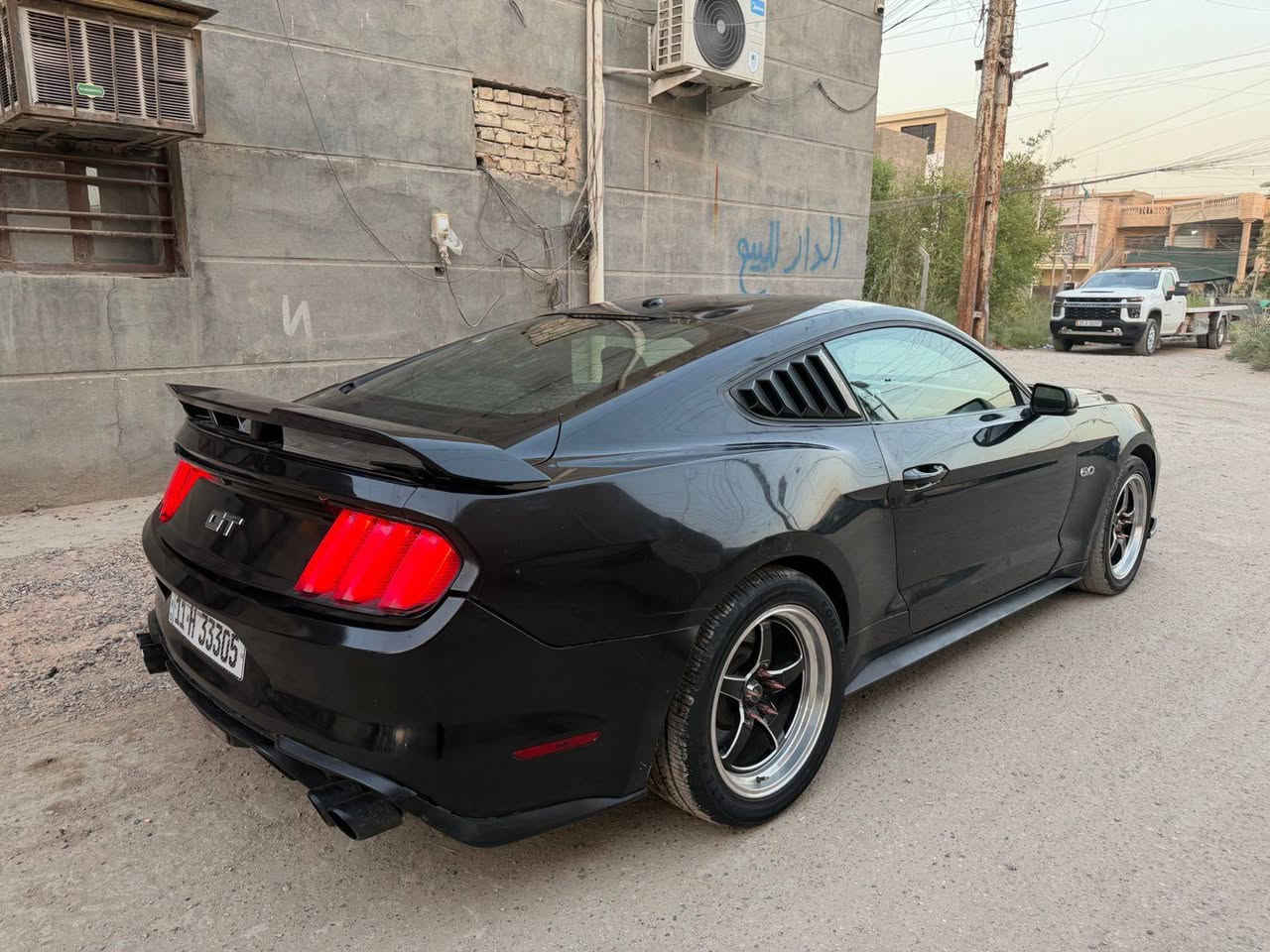 سلام عليكم بيع او مراوس  موستانك 2015
 ايكوبوست بريميوم 
فول مواصفات 
كشنات كهرباء
دخول ذكي
نقطة عمياء 
كشنات تدفئة و تبريد 
تشغيل عن بعد
داخل 7 الوان 
كشنات جلد 
شاشة كبيرة 
بصمة 
تحكمات ستيرن 4 جهات 
رقم بغداد انكليزي
هزة و سنوية جدد 
وارد امريكي حادث امريكا ربع جاملغ خلفي و دعامية اماميه
وبالعراق صايرة بيها كم قطعه صبغ اقل من الحزام . جاهزة كير و مكينة و صدر و تبريد . 
عليها بدي كت جي تي 
ويل ويلد تو سايز 
شوته afe
عطاس تيربو 
سعرها 106
 و بيها مجال بسيط 
و ترهم مراوس حسب القناعة 
مكانها بغداد حي الجهاد
***********
*********** بغداد, العراق
