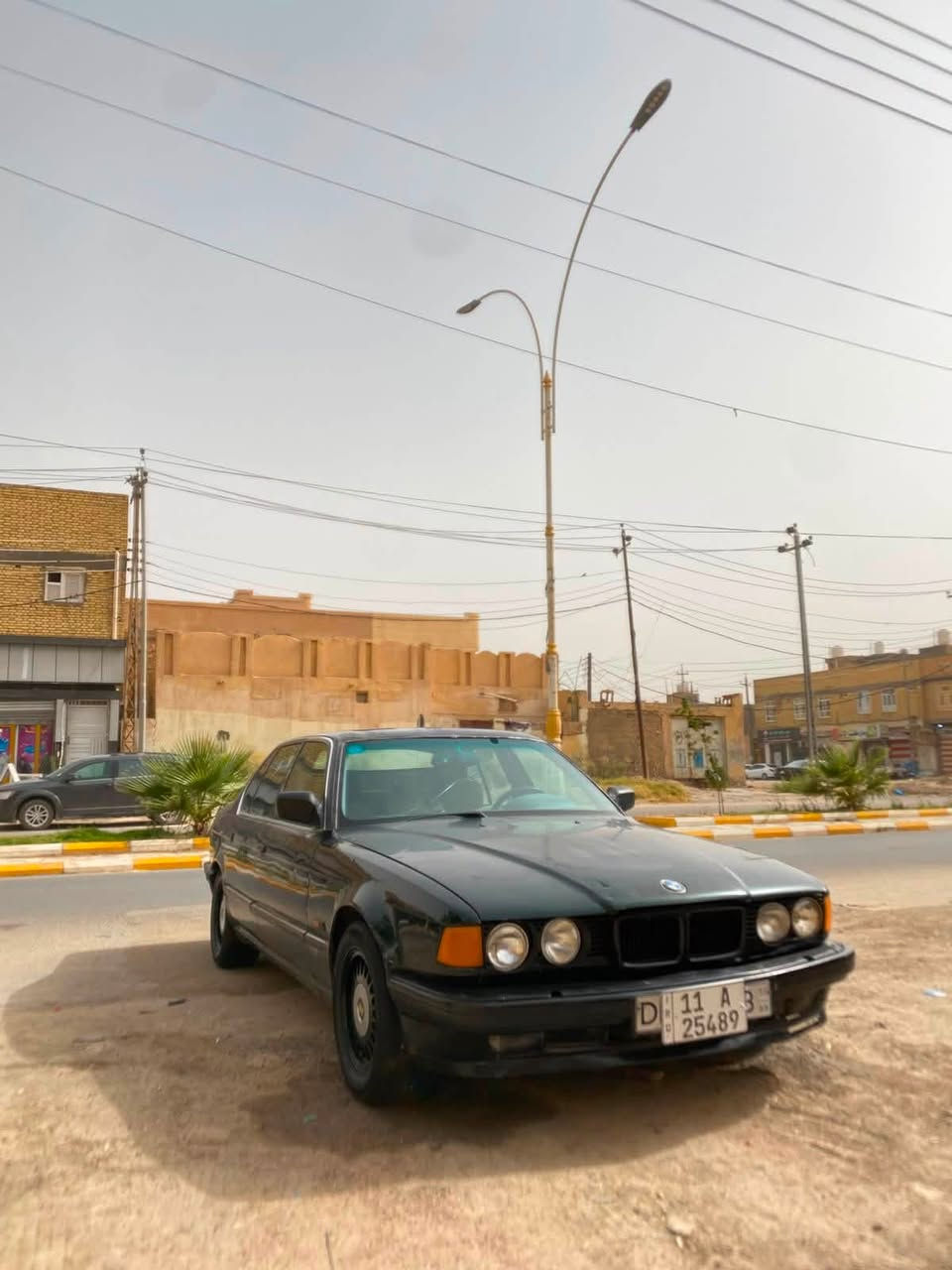 سلام عليكم للبيع او مراوس حسب قناعه بي ام  مديل 1993 رقم بغداد بسمي شخصياً سنويه31 مكينه وكيرVVTديلكو  مكفولات تخم تاير جديد كهربائيات شغاله مكفوله من حادث ول كلبه فقط جارده السعر 32 مكاني ناصريه اللاستفسار ***********
