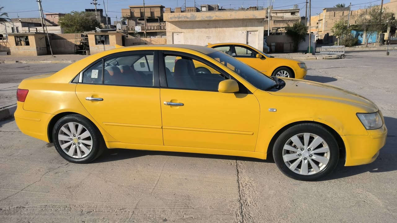سلام عليكم سوناته تكسي 2010 سياره جديده خوان على ايدي من اجت لحد الان حادث بدون شواصي بس بنيد مبدل رقم بغداد باسمي سياره سعر 105 وبيه مجال شي بصيط رقم الهاتف ***********
