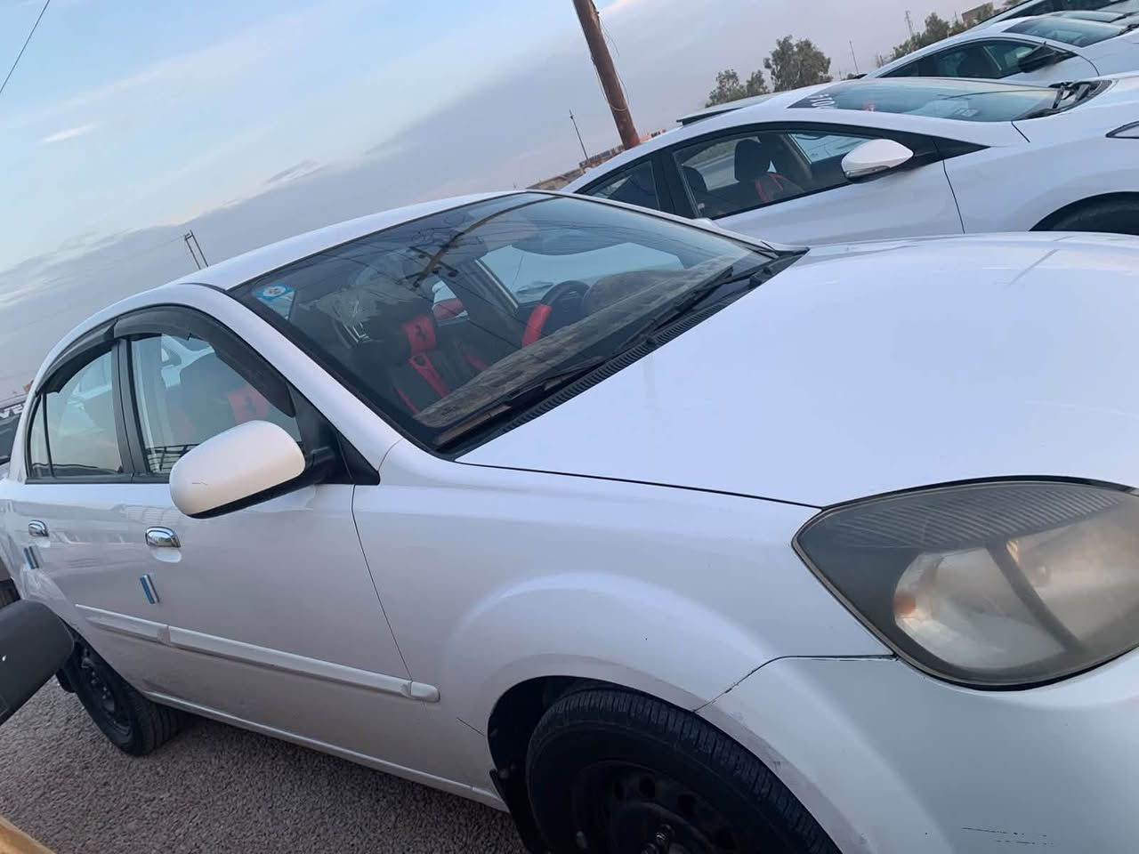 كيا ريو خليجي 2012 .. 🚗 🚙
السياره ماشيه 120 كم .. 
محرك 1600 .. 🪐
السيارة بحالة ممتازة 
تحويل ثاني يوم ..🆔
السعر 76$ وبيها مجال 🔥 🔥 
المكان الرمادي ..***********
