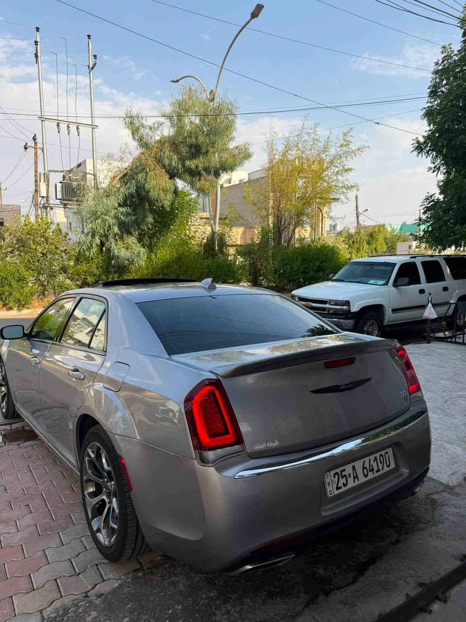 🚗 للبيع | كرايسلر 300S موديل 2015 | فول مواصفات
✅ دخول جديد
✅ كتاب ضباط – رقم كركوك
✅ مشروع وطني – تحويل مباشر
المواصفات:
* فئة S فول مواصفات
* سقف بانوراما
* مقاعد جلد أصلية
* شفتات على الستيرن
* رنكات S قياس 20 أسود
* بصمة تشغيل
* تشغيل عن بُعد (Remote Start)
* كاميرا خلفية
* حساسات
* جميع المواصفات الكاملة
الحالة:
* المحرك، الكير، والشاصي (الصدر) شرط وممفتوح
* تايرات جديدة
* الضرر الأمريكي: تبديل صندوق بنفس لون السيارة
* 4 قطع كلير أمريكي بدون دواخل او ضرر
* السيارة طالعة بدون فتح شاصي أو حادث مؤثر، فقط كلير
💰 السعر: 175 بيها مجال 
📍 الموقع: كركوك
📞 للاستفسار: ***********
