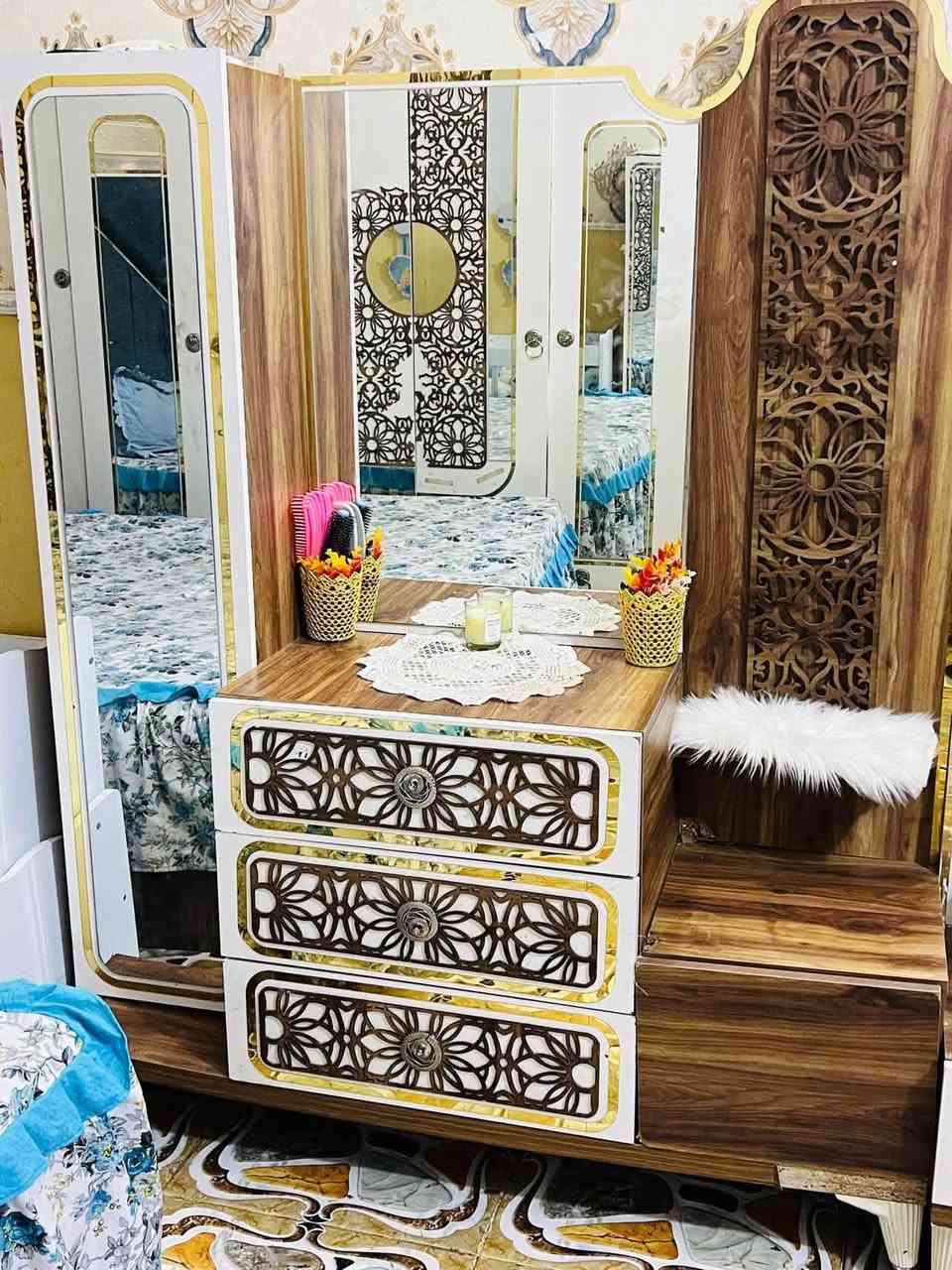 السلام عليكم عندي غرفه تركي مامفتوحه ابد  نضيفه بيها ملاحضات بسيطه. سعرها مليون وبيها مجال. 

ملاحضه اذا تنفتح لغرفه فقط لكنتور.  وجربايه. باقي لغراض ماينفتحن.
للاستفسار 

***********
