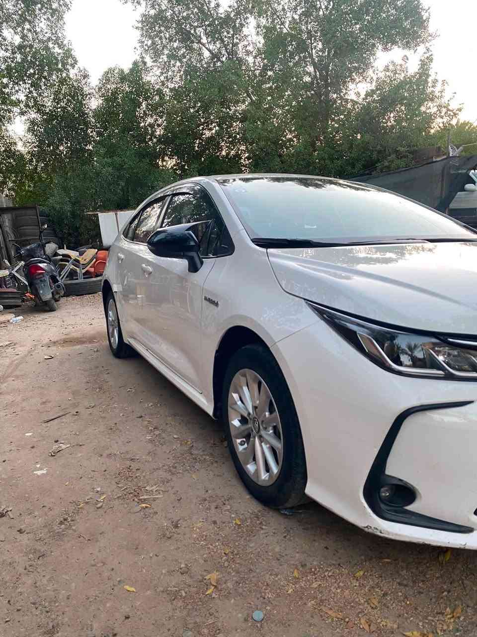 كورلا هايبرد موديل 23 شكل خليجي ماشية90 مكفولة كفالة عامة بعدها علة وضع الشركة سبير منازل  بيها بارد وموضح بل سونار سعر 140 
وبيها مجال مكاني بغداد غزالية رقم***********
