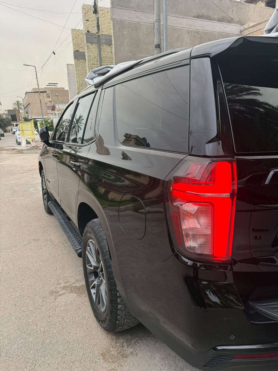 تاهو  Z71 موديل 23 فقط دعامية امامية مصبوغة الباقي كفالة عامة سيارة ماشية 30mil مغلفة ppf سيارة جديدة 
موصفاتها شاشة جبيرة فتحة كشنات جلد دفع رباعي وبعد هواي معروفات ،مكاني بغداد زيونة تواصل ***********
