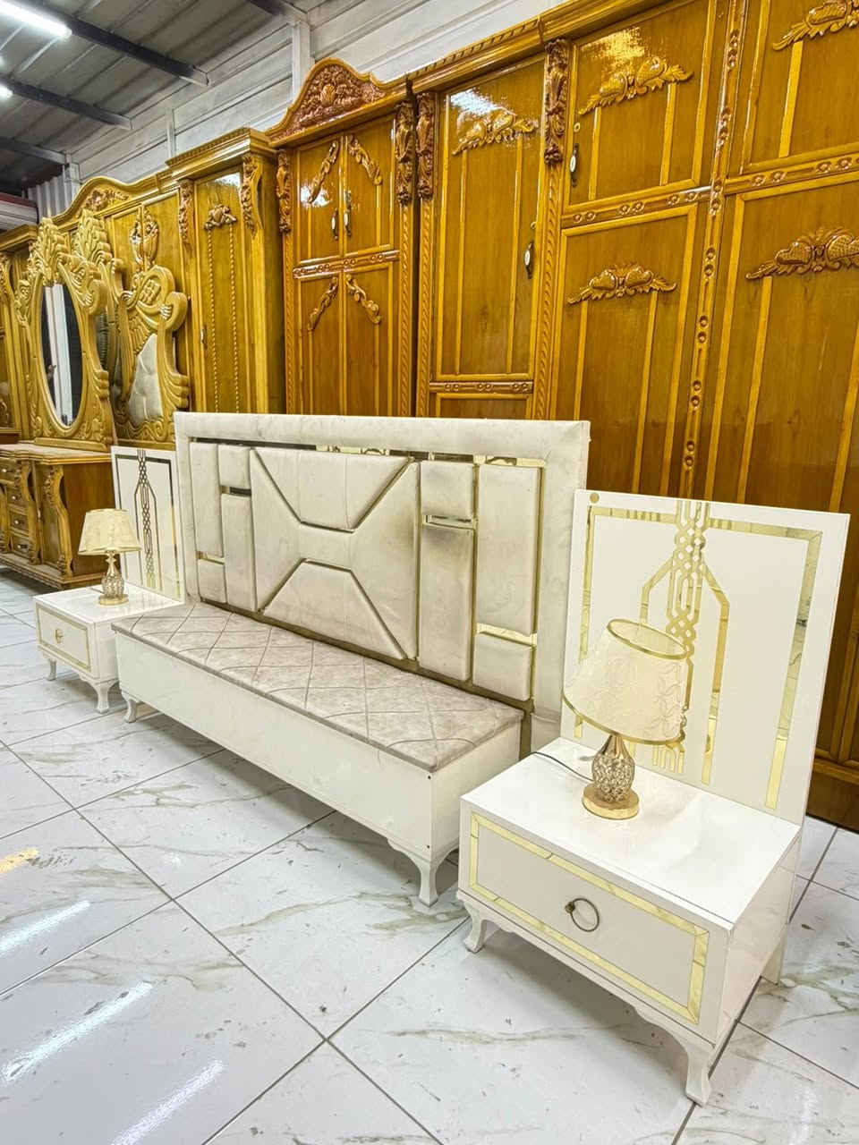 الاستفسار والحجز واتساب ***********
غرفه تركيه ١٠قطع مع الشد والنقل ٨٠٠
