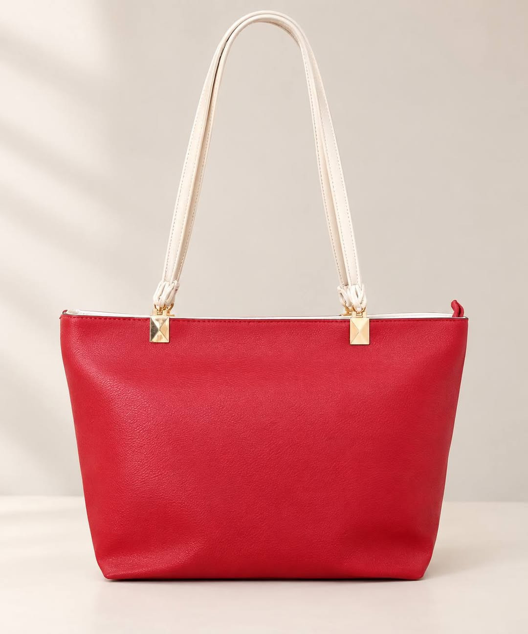 👜✨ جنط حجم كبير ووسط.. أناقة وعملية بنفس الوقت!
موديلات تخبل وتناسب كل طلعة 🤎
الحجم الكبير يشيل كل أغراضج، والوسط عملي وخفيف للاستخدام اليومي 😍

🔥 اختاري الموديل اللي يعجبج وخلي طلّتج غير!

جنط مرتبة، أنيقة، وتستاهل تكون ضمن ستايلج 🤍

نص مكتوب في الصور:
- Meta AI