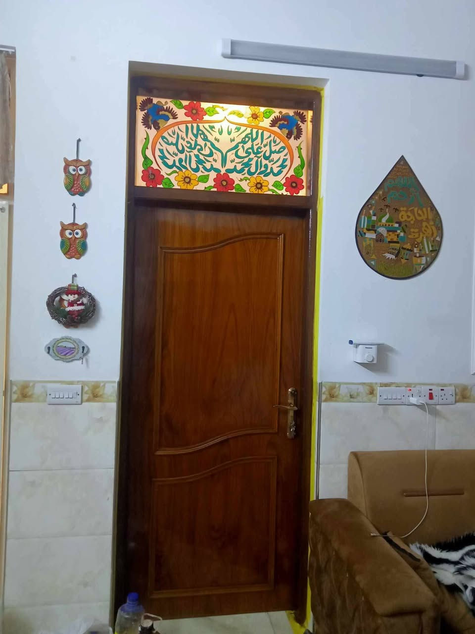 السلام عليكم هذا شغلي تصليح وصبغ الخشاب وشغل مضبوط وين مجان اشتغل صاحب عائله اريد اعيش وعندي مريض ولتزم بل موعد وشغل وين مجان رزق اروح اشتغل العنده صبغ أبواب جراجيب وغرف نوم اي شي اخشاب حاضر ولتزم بلخدمه *********** وتساب
