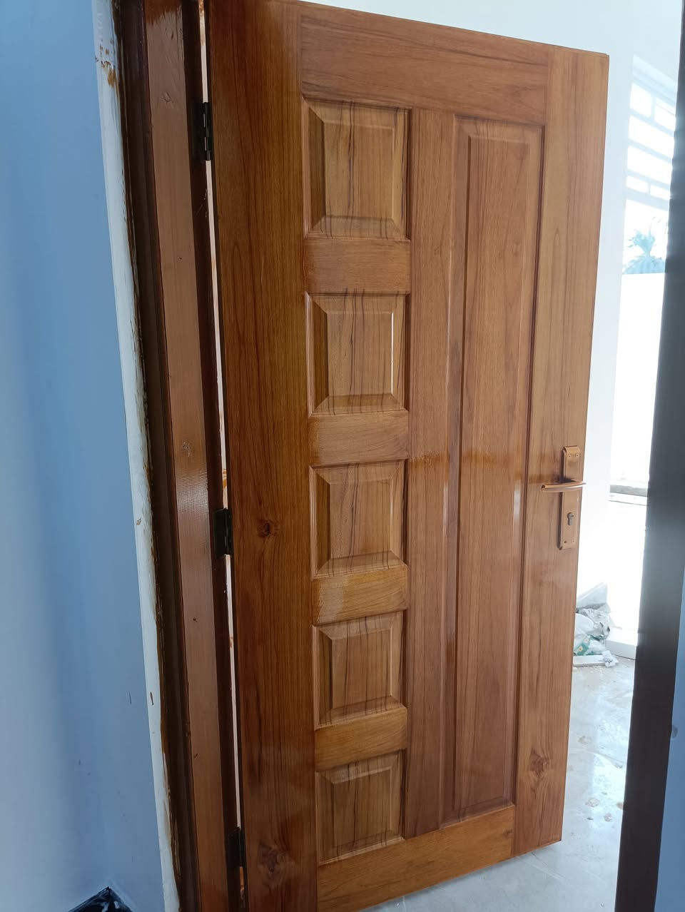 ابواب طبع النقش والون حسب الطلب الخالص حي الجنود مقابيل الصوره ***********
