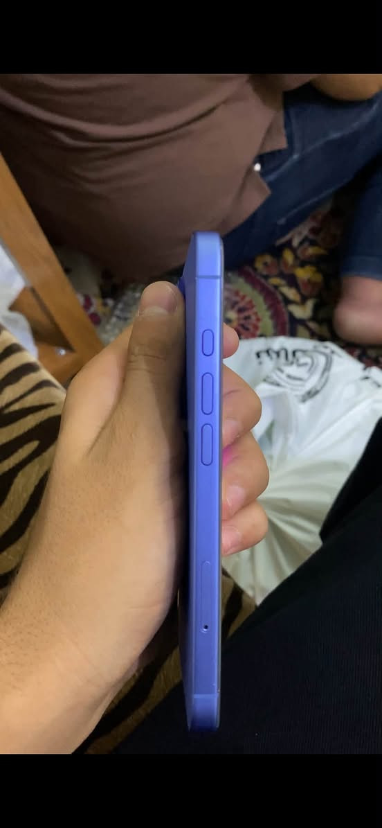 ايفون 16بلس جهاز نضيف جدا مابيه اي ضرر جهاز شرق اوسط بطاريه 90
ذاكره 128
جهاز مامبدل بيه اي شي ولا مفتوح شرط الفحص 
التواصل ***********
واتساب مازنجر 
مكان بغداد الزعفرانيه
