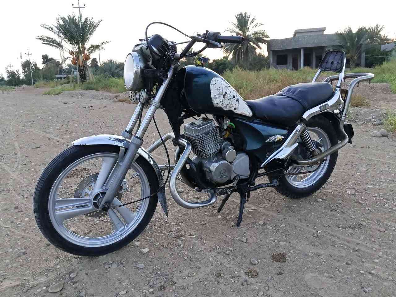 السلام عليكم دايلم للبيع السعر 300 شغال بيه دخانه بس مو قويه الشراي عل خاص او يتصل ***********
