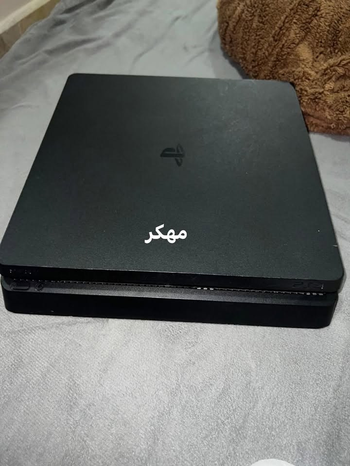 بلي 4 برو عدد ٢  بيع شلع
1- الأول مهكر نظام ١٢.٥٢ بي ١٠ العاب الهارد حجم ٥٠٠ نظافة ٩٠ بالمية موضح بالصور مبدل معجون حرارة فقط شغال ١٠٠٪؜

2- الثاني اونلاين نظام ١٣،٥٢ حجم ٥٠٠ نظافة ٧٠ بالمية جهاز مفتوح مثل ما موضح بالصور شغال١٠٠٪؜

3- جوستكات عدد ٥ شغالات بيهن اصلي غير اصلي ما اعرف واحدة منهن تشتغل فقط عالكيبل 

4- اقراص عدد ٦ نظيفات 

5- يو بي اس حجم ١٥٠٠ بطاريات جديدة شادهن مع ستاند واحد يشحن جوستكات ثنين ومروحة 

6- هارد خارجي حجم ١ تيرا 

السعر شلع ٥٠٠ قفل قفل بيع الكل

العنوان بغداد الأمين الثانية ***********
