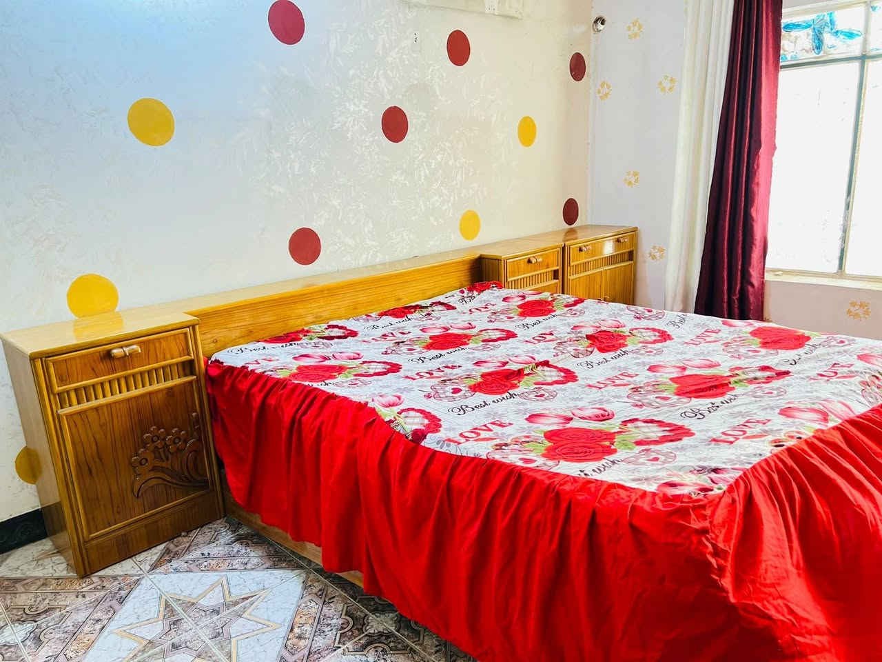 جديده مال عرسان غرفه عراقيه للبيع تزكام  تكمه درجه اولى نجرتها ب3ملاين بس ضروف اريد ابيعه بعدني مامكمل نصبها نضافتها بل صوره نفس بل حقيقه سعرها بمليون  وبيها مجال  هيه ولدولشك مكان بابل مركز تواصل   ***********
