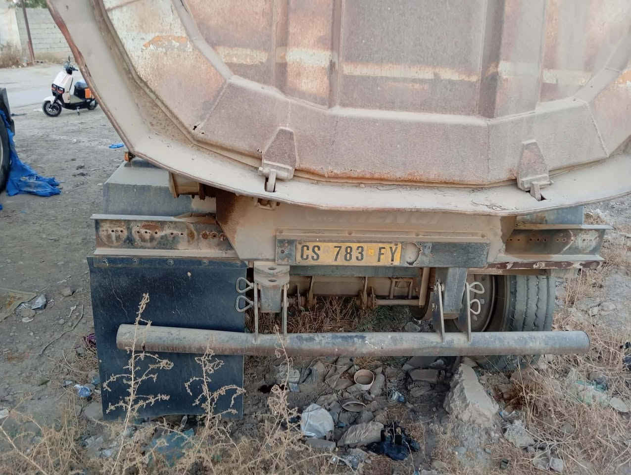 السلام عليكم هاي مقطوره دغم تاير صينيه نضيفه 4دناكير الشاصي نضيف الهوك نضيف الباب جك الحوض مال البدي نضيف بدون خياص نضيفه جدا اتصال عل هذا الرقم خاص ماكو ***********
