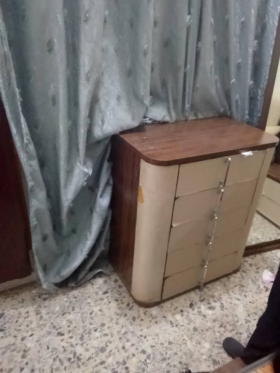للبيع • إشارة