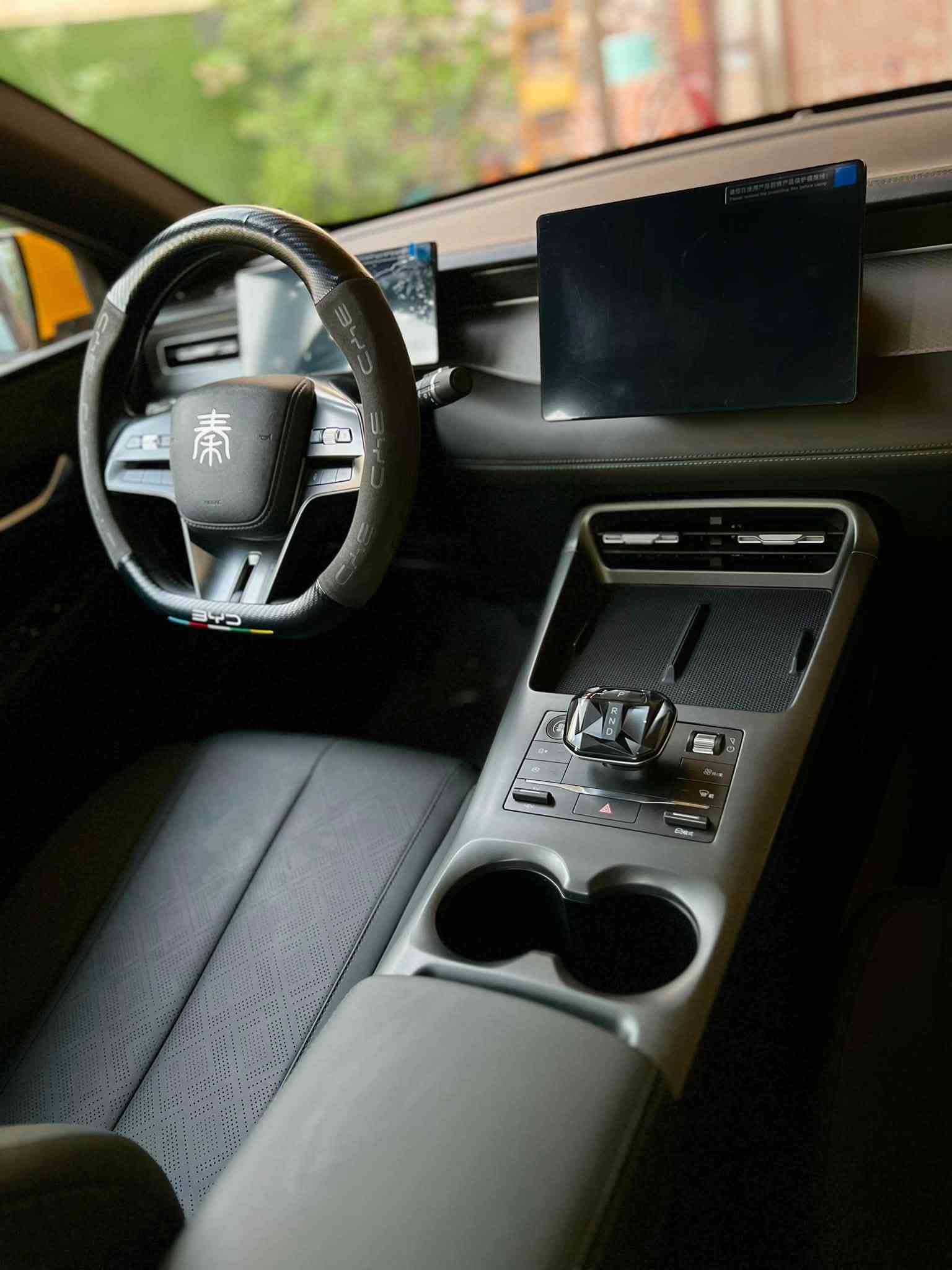 بي واي دي كن بلاس 2025 رقم بغداد أجره
Byd Qin Plus 2025 
السياره على وضع الشركة كفاله عامه الممشه الكلي 18 الف 
داخل زيتوني كامل ملحقات السياره فول ومعروفه المواصفات 
3 انظمة (( بانزين - هايبرد - كهرباء )) 

السعر : 20 مليون 
الهاتف : *********** 
العنوان : بغداد

