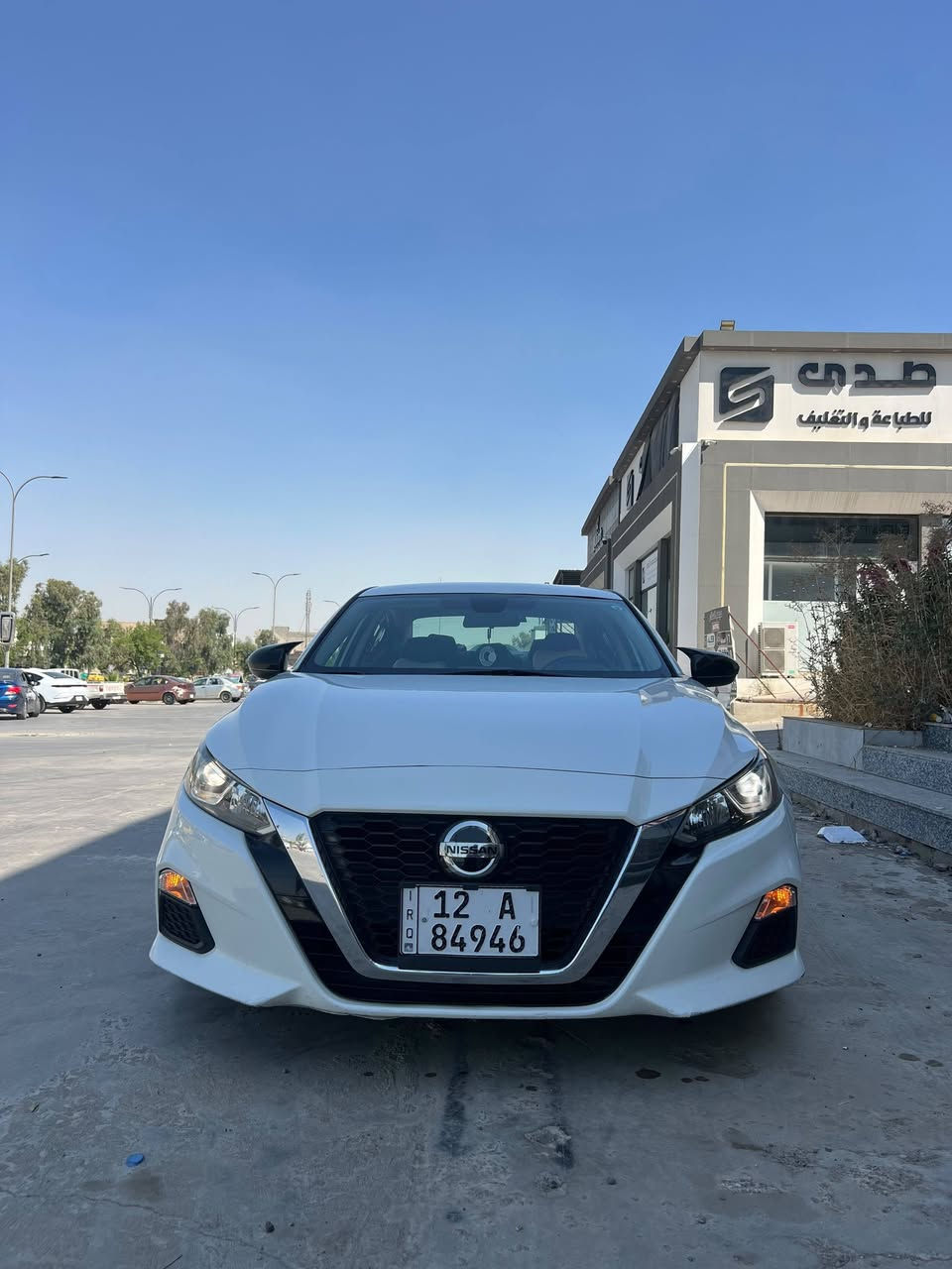 للبيع
سعر 125$
نيسان التيما موديل 2019 وارد أمريكي 🇺🇲 
ماشيه 83 ألف حقيقي 
محرك 4 سلندر حجم 2500 مامفتوح بشرط 
كير أوتوماتيك شرط المحرك والكير 
رقم نينوى دولي رقم وهزة وسنويه جديد پأسمي شرط التحويل 
كاربون بانزين بيها ⛽ ⛽ 
🚫 ضرر خفيف جاملغ خلفي  ودائر الجاملغ الامامي ايربكات سليمة 
مواصفات S معروفه
بصمة تشغيل 
داخل ملكي ابيض 
تحكمات ستيرن 
شاشه كبيره 
كامره خلفيه 
لايت عدسه 
بعد بيها هواي مواصفات 
سياره جديده وجاهزة من كلشي شرط دينار ماتصرف عليها 
موصل الايسر 
***********
***********
يوجد بيع وشراء السيارات المتضررة والجديدة داخل هذه الصفحه ✅
