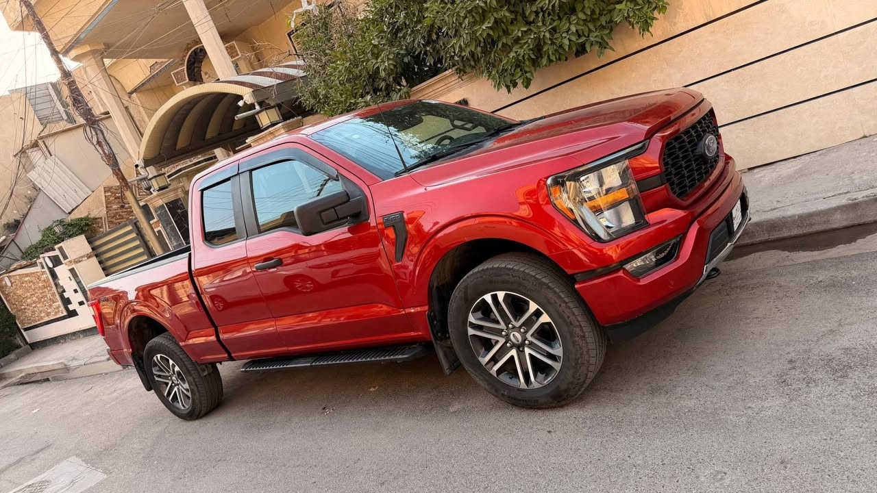 FORD F150 SUPER CAB 2023
السلام عليكم فورد للبيع 
السياره موديل ٢٠٢٣ قطعتين صبغ بنيد وجاملغ 
السياره ماشيه ٤٠٠٠كيلو 
يعني بعدهه بدهن الشركه 
ابسياره باب طويل وباب قصير 
المحرك 8 سلندر 5000
صور الحادث مرفقه ويه الصور 
السعر علق ويجيك السعر او اتصال او خاص 
الهاتف *********** متوفر واتساب ايظاً
العنوان بغداد 
السياره بدون رقم

نص مكتوب في الصور:
- 67825894