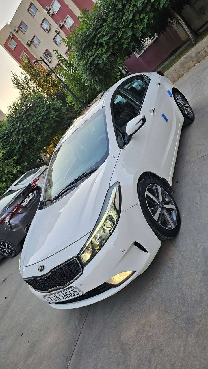﷽
سيراتو 2017 خليجي 
فول مواصفات 1/1 VIP ابيض ثلجي 
مكينه دوش DOHC 2000 گير ومكينه مكفولات برغي ما مفتوح بشرط ماشيه 71 الف كيلومتر على ايد وحده من الشركه
السياره مكفوله كفاله عامه من الصبغ والبارد والفتح والتبديل انظف سيراتو بموديلها الفضل لله حته الدعاميات بشرط والسونار بالمنشور
استيراد شركة البخيت مواصفاتها
فتحة سقف سلايد/ بصمة تشغيل وابواب وصندوق/ كشنات جلد بلادي لونين كشن السايق كهربآئي/ وضعيتين خزن ميموري/ فول تحكمات ستيرن/ اشاير بالمري مرايات اوتو شفط / گير اوتوماتيك وعادي وشفتات تحكم گير بالستيرن/ تبريد مركزي قطعتين/ ثلاجه بالچكمجه/ شاشه لمس وكامره خلفيه بلاديات/ انارة ترحيب باليدات والمرايات/ حساسات امامي خلفي/ لد حاجب امامي نهاري لايتات زنون عدسات متحركه بروجكترات اماميه بگ لايت خلفي لد شمعه/ الصندوگ يفتح تلقآئي عند الاقتراب/ 5 ويل كب حجم 17 بريك 4 دسكات/ مانع انزلاق ونظام ABS وانظمة قياده ايكو ونورمال وسبورت وكروس تحديد سرعه ...
تخم تايرات جديد حداديتها وتفاصيلها مال زيرو بصمتين الشركه البلاديه والكتلوكات والعده وياها گاعيه الداخل والصندوگ تغليف جلد 
رقم سليمانيه الدولي الجديد (شبه مميز) هزه وبراد جديدات سنويه جديده الى2031 باسمي تحويل مباشر بنفس اليوم
مكان السياره بالسليمانيه امام الفاملي مول
السعر 155$ ومجال بسيط جداً
الشراي يتصل على الرقم ***********
